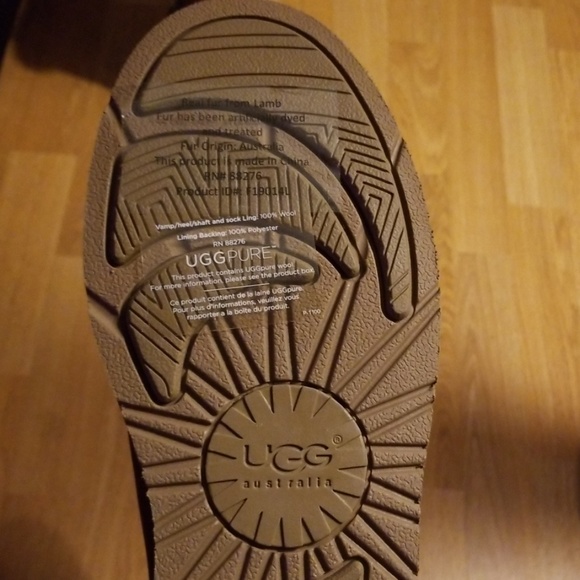 UGG BOOTS - Picture 6 of 6